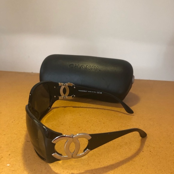 AUTHENTIC WOMENS CHANEL LOGO SUNGLASSES - Picture 3 of 4